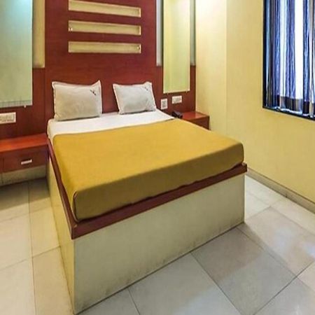 Fabhotel Skylark Inn นาสิก ภายนอก รูปภาพ