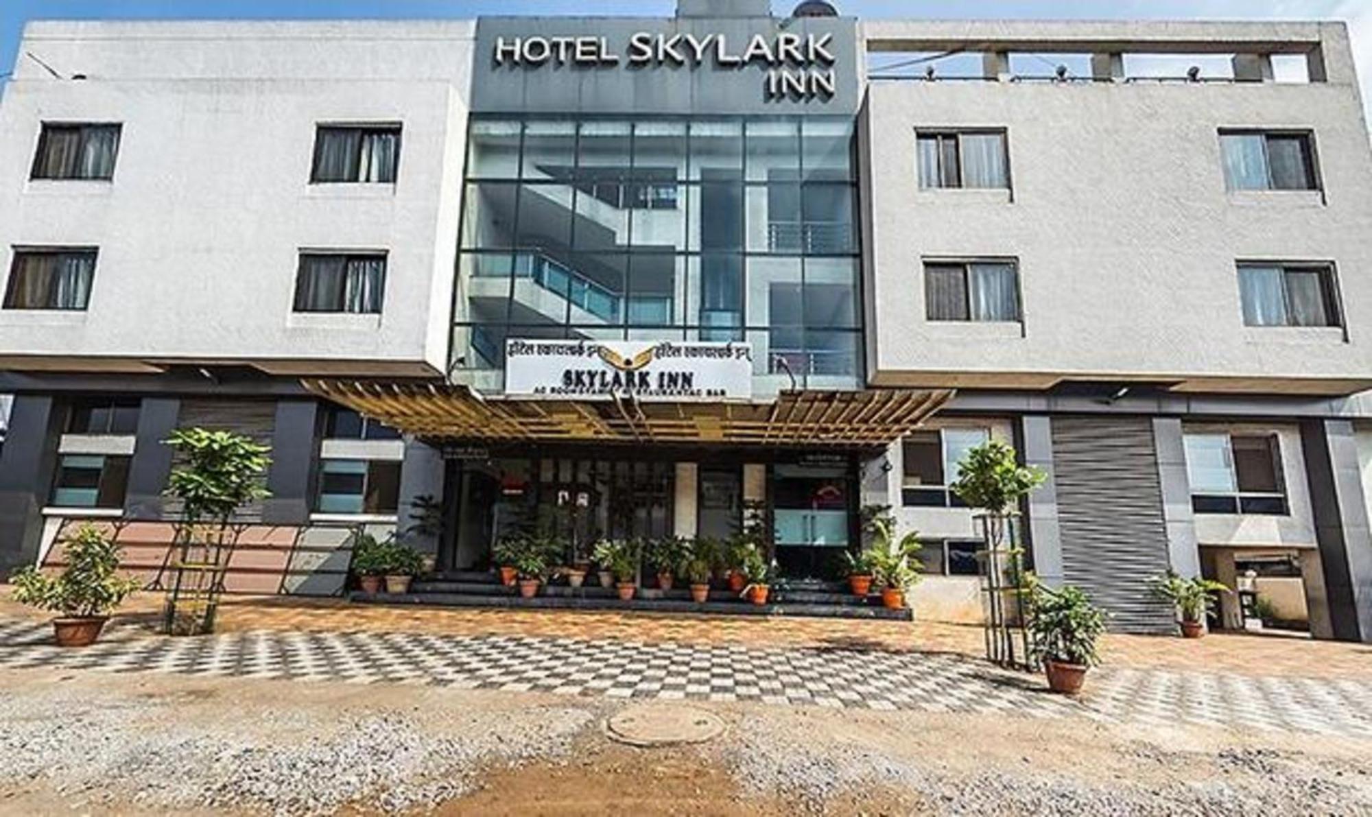 Fabhotel Skylark Inn นาสิก ภายนอก รูปภาพ