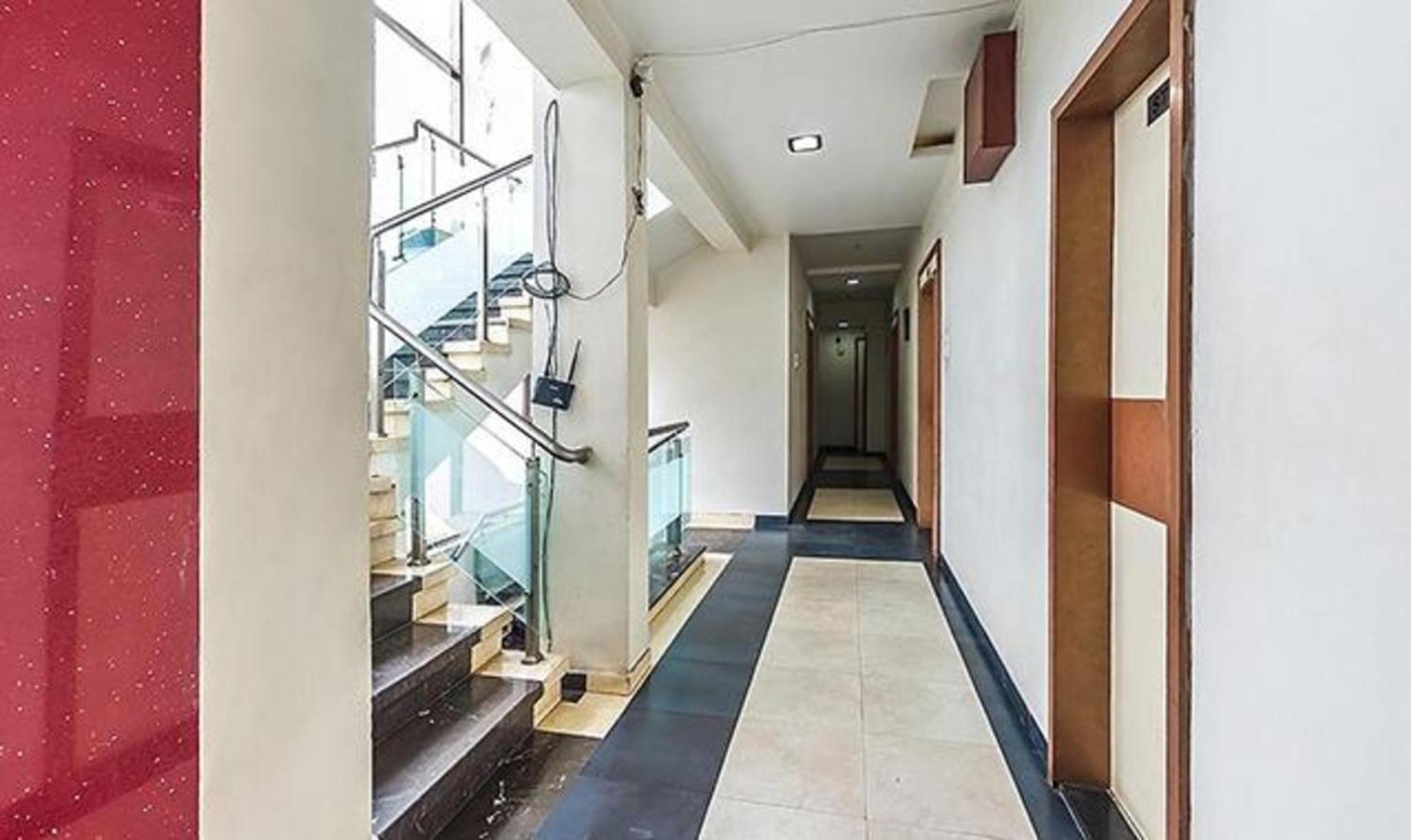 Fabhotel Skylark Inn นาสิก ภายนอก รูปภาพ