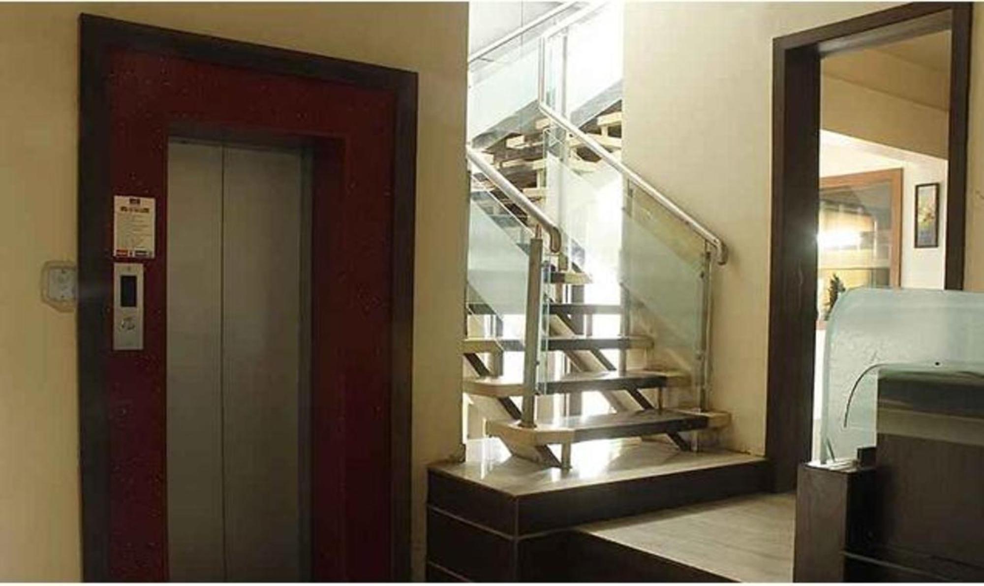 Fabhotel Skylark Inn นาสิก ภายนอก รูปภาพ